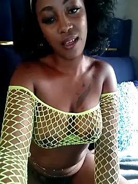 Snapshot of CocoButterxox chatting on 04-14-26, 10:43 CocoButterxox online show from 04-14-26, 10:43