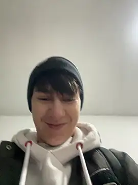 Snapshot of ravenryx chatting on 01-15-26, 05:23 ravenryx online show from 01-15-26, 05:23