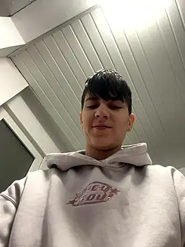 Snapshot of ravenryx chatting on 01-19-26, 06:06 ravenryx online show from 01-19-26, 06:06