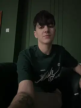 Snapshot of ravenryx chatting on 02-18-26, 04:03 ravenryx online show from 02-18-26, 04:03