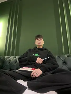 Snapshot of ravenryx chatting on 02-20-26, 04:29 ravenryx online show from 02-20-26, 04:29