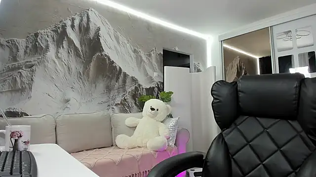 Ivy Bellee online show from 02-04-26, 05:35