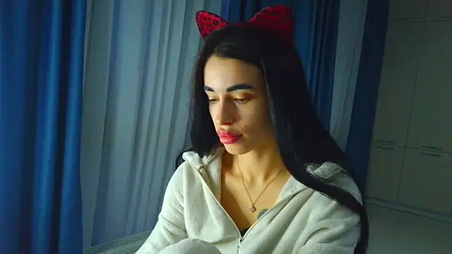 Snapshot of Vlada_Elfie chatting on 03-01-26, 04:09 Vlada Elfie online show from 03-01-26, 04:09