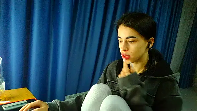 Snapshot of Vlada_Elfie chatting on 03-14-26, 05:40 Vlada Elfie online show from 03-14-26, 05:40