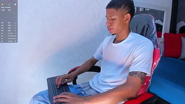 Snapshot of _erick_j chatting on 02-04-26, 08:47 erick j online show from 02-04-26, 08:47