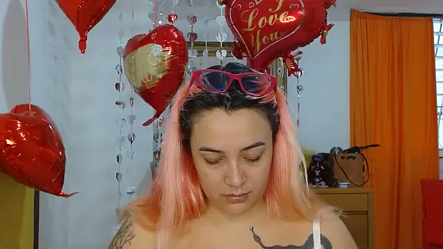 Snapshot of Nova-Satela chatting on 02-18-26, 07:21 Nova-Satela online show from 02-18-26, 07:21