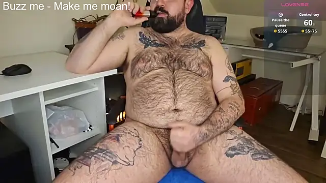 Snapshot of chriscubxxx chatting on 02-16-26, 09:00 chriscubxxx online show from 02-16-26, 09:00