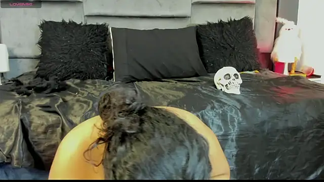 Jessica Beltrann online show from 04-23-26, 04:42