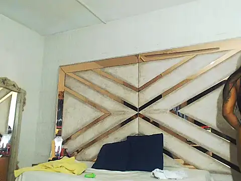 LunaFever69 online show from 04-27-26, 03:26