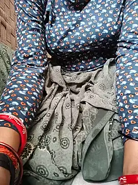 Snapshot of Queen_chayna chatting on 05-25-26, 03:01 Queen chayna online show from 05-25-26, 03:01