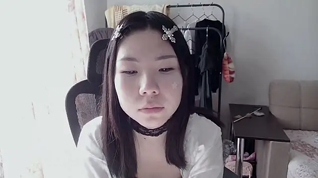 Snapshot of AprilOnilll chatting on 02-02-26, 06:12 AprilOnilll online show from 02-02-26, 06:12