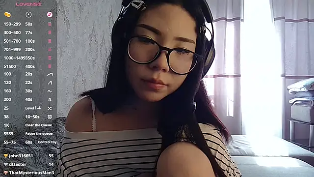 Snapshot of AprilOnilll chatting on 03-16-26, 05:44 AprilOnilll online show from 03-16-26, 05:44