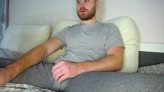 Snapshot of LorenzoLux chatting on 03-02-25, 05:25 LorenzoLux online show from 03-02-25, 05:25