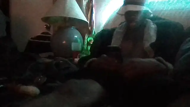 Snapshot of LiveeNunkutt chatting on 01-13-26, 10:42 LiveeNunkutt online show from 01-13-26, 10:42