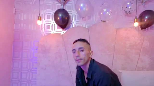 Snapshot of AdanNdEva chatting on 02-15-26, 12:29 AdanNdEva online show from 02-15-26, 12:29