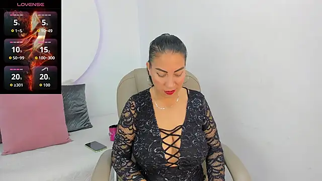 AmberJoyMilf online show from 04-22-26, 12:07
