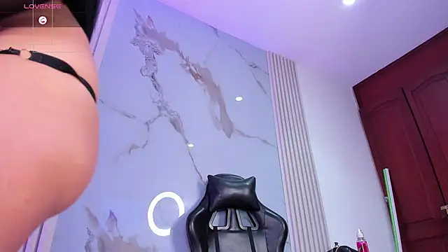 NatashaTaylor1 online show from 04-21-26, 02:51