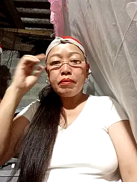 Snapshot of Agnes-baby chatting on 05-11-26, 03:18 Agnes-baby online show from 05-11-26, 03:18