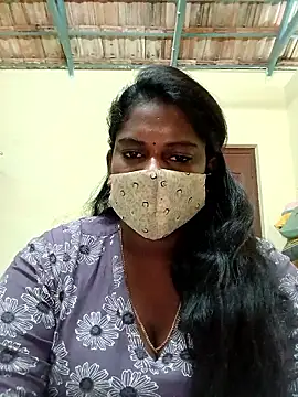 Milky Julia online show from 02-16-26, 06:37