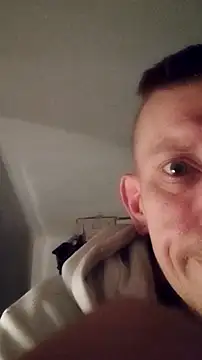 Snapshot of Der_Schoene_Penis chatting on 01-16-26, 05:50 Der Schoene Penis online show from 01-16-26, 05:50