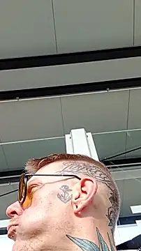 Snapshot of Der_Schoene_Penis chatting on 01-17-26, 10:42 Der Schoene Penis online show from 01-17-26, 10:42