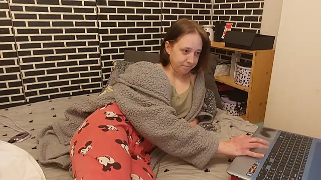 Spatgirl online show from 02-14-26, 09:22