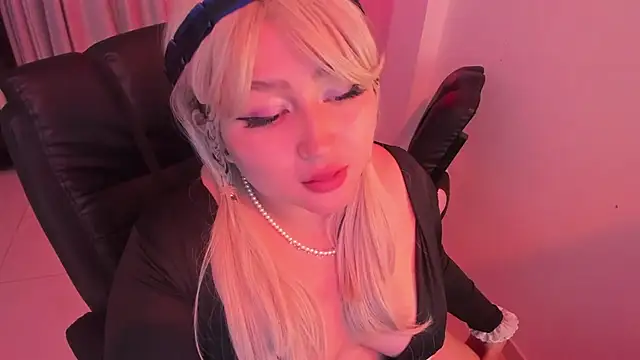 Snapshot of Sweet_lenna chatting on 05-16-26, 08:18 Sweet lenna online show from 05-16-26, 08:18