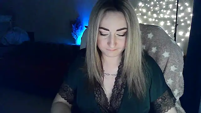 FoxyAnn12 online show from 04-23-26, 12:29