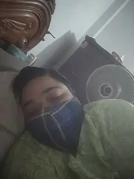 momo loves online show from 04-10-26, 09:58