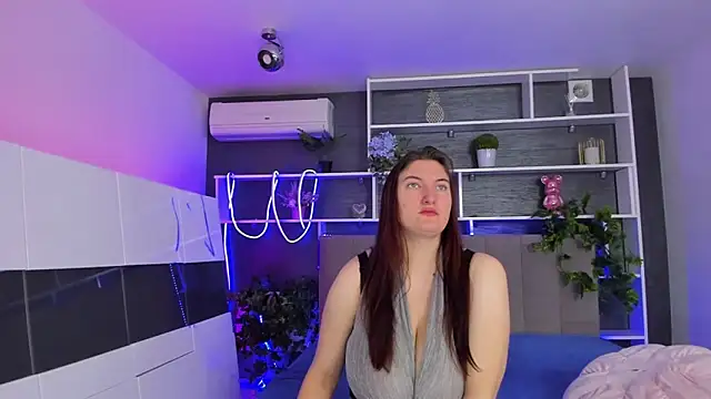 StephieRousee online show from 04-08-26, 05:18