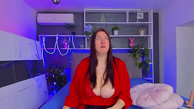 StephieRousee online show from 04-28-26, 05:23