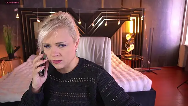 Snapshot of CrystalVibe chatting on 03-08-26, 06:17 CrystalVibe online show from 03-08-26, 06:17