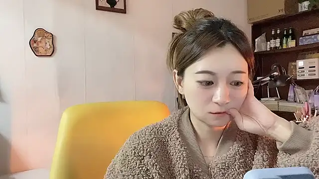 Snapshot of Xiaojuzi- chatting on 04-06-26, 12:50 Xiaojuzi- online show from 04-06-26, 12:50