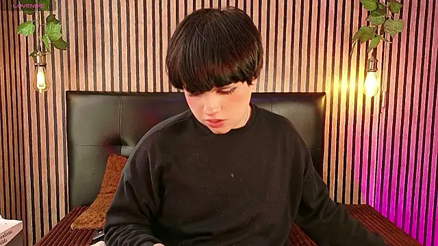 Hiddenhotcake online show from 04-23-26, 07:05