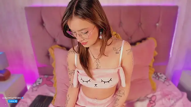 alyy cut3 online show from 03-20-26, 08:14