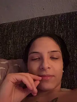 Snapshot of Evelin199 chatting on 03-05-26, 11:34 Evelin199 online show from 03-05-26, 11:34