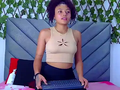 vsamanthaper1 online show from 04-27-26, 04:16