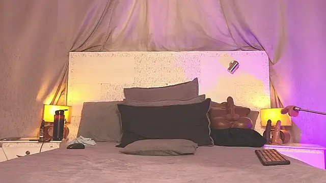 tiffanymena1 online show from 01-15-26, 07:46