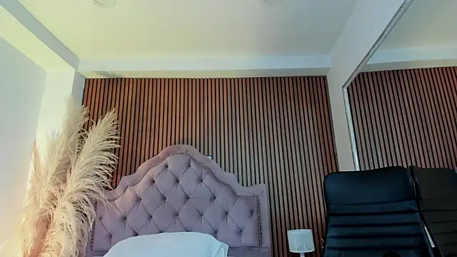 Violett hott  online show from 03-23-26, 12:42