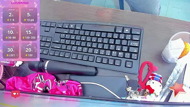 Snapshot of emilywilliis chatting on 02-24-26, 01:09 emilywilliis online show from 02-24-26, 01:09