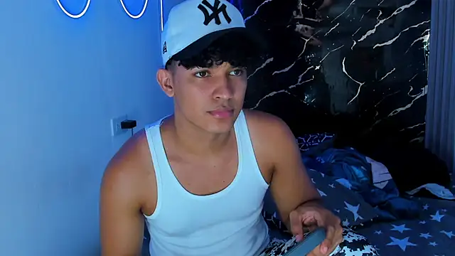 jamescurly00 online show from 01-06-26, 10:01