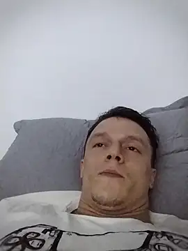 RAFAELQUINTEROSCAVALHEI online show from 04-05-26, 09:01