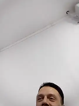 RAFAELQUINTEROSCAVALHEI online show from 04-06-26, 03:57