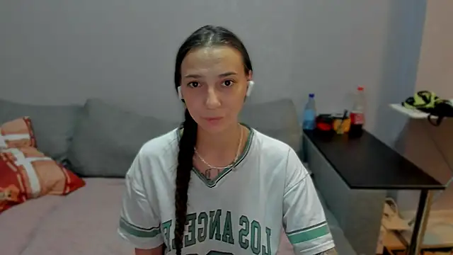 Snapshot of AnnaMized chatting on 01-10-26, 05:48 AnnaMized online show from 01-10-26, 05:48