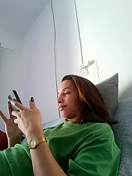 ofjuliaa online show from 06-08-26, 07:47