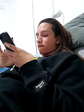 ofjuliaa online show from 06-17-26, 02:47