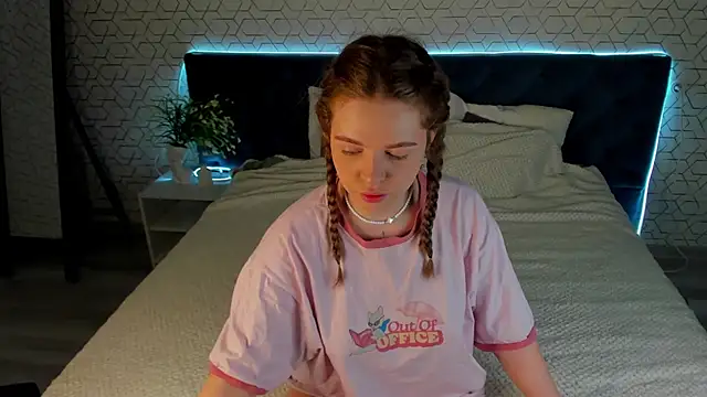 desiree doll online show from 03-12-26, 01:01