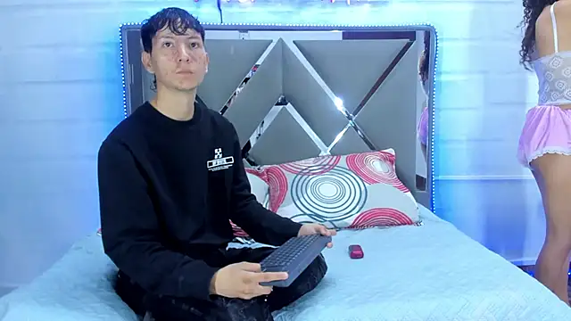 Snapshot of BunnyLove_ chatting on 01-12-26, 12:05 BunnyLove online show from 01-12-26, 12:05