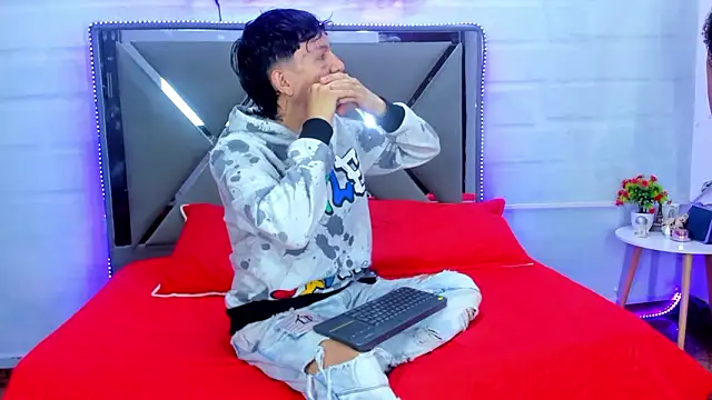 Snapshot of BunnyLove_ chatting on 02-23-26, 01:03 BunnyLove online show from 02-23-26, 01:03