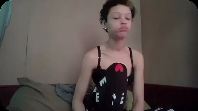 Snapshot of Tamiii420 chatting on 01-10-26, 05:15 Tamiii420 online show from 01-10-26, 05:15